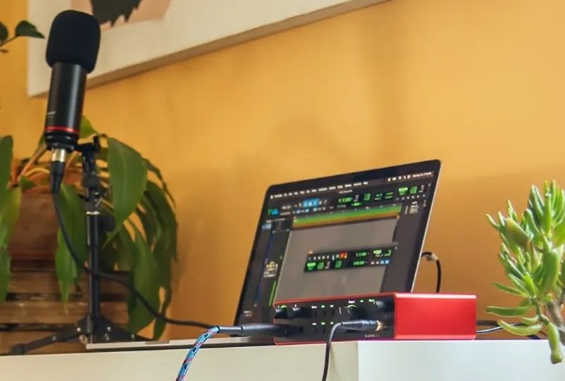 Focusrite Scarlett 2i2